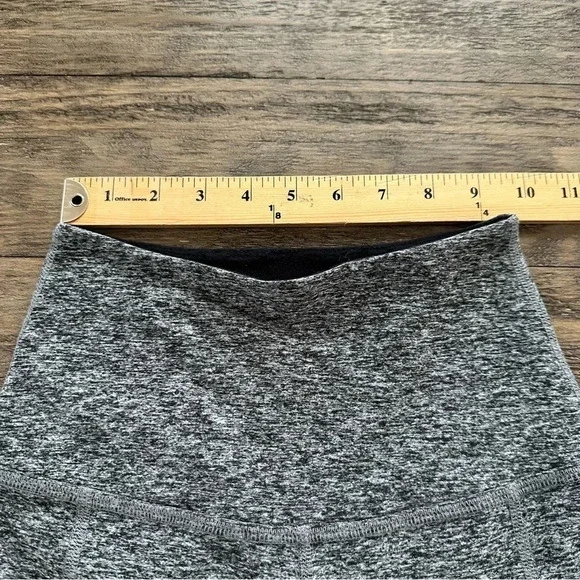 Beyond Yoga size Small Hi Waist Gray Mesh side leggings pants Soft Workout 7/8 - Picture 8 of 8
